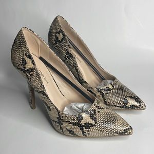 Faux Snakeskin Black Cream Heels Shoes Stilettos by Wild Diva Size 9